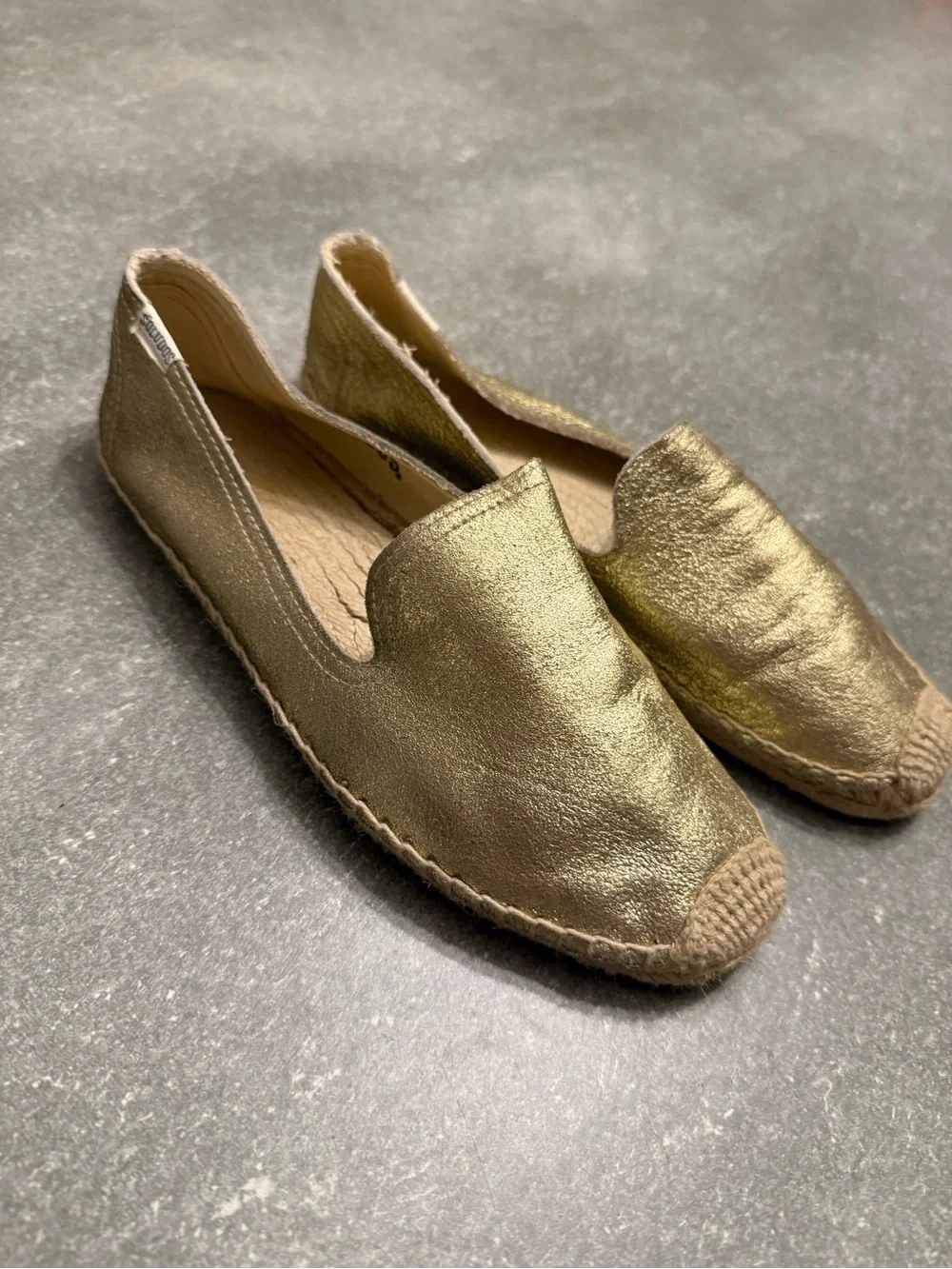 Women’s Soludos Gold Metallic Canvas Espadrille Slip-On Flats Size 8